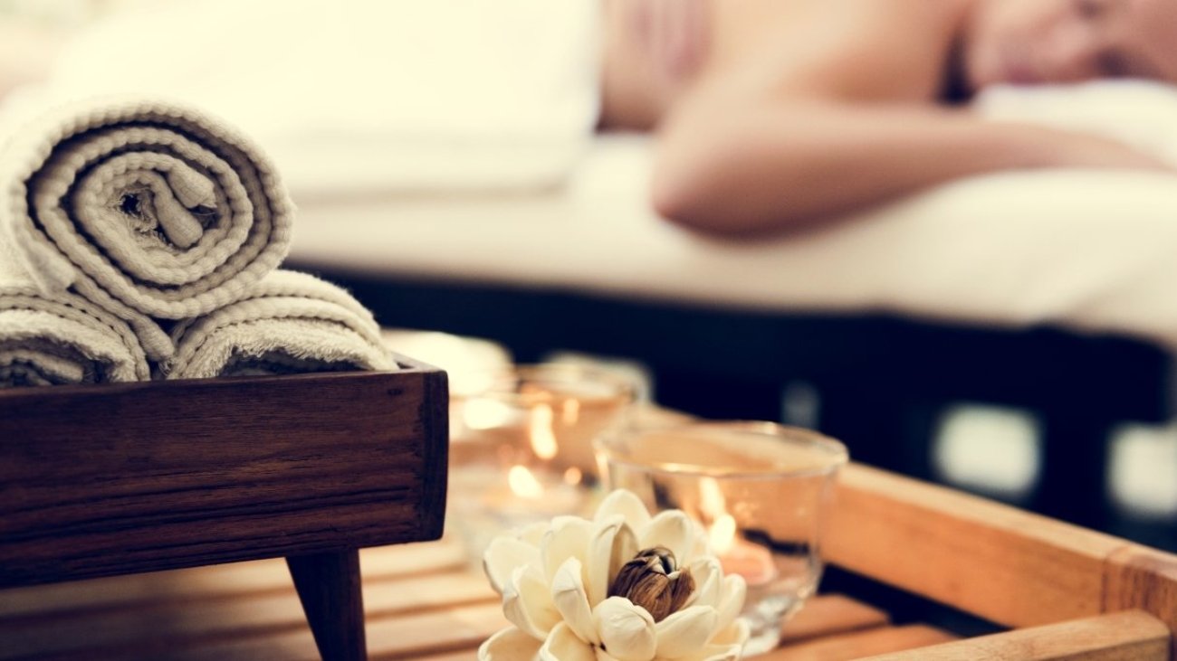 demo-attachment-744-spa-salon-therapy-treatment-PZFBLW9
