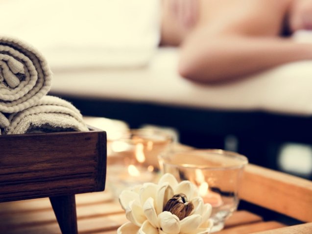 demo-attachment-744-spa-salon-therapy-treatment-PZFBLW9